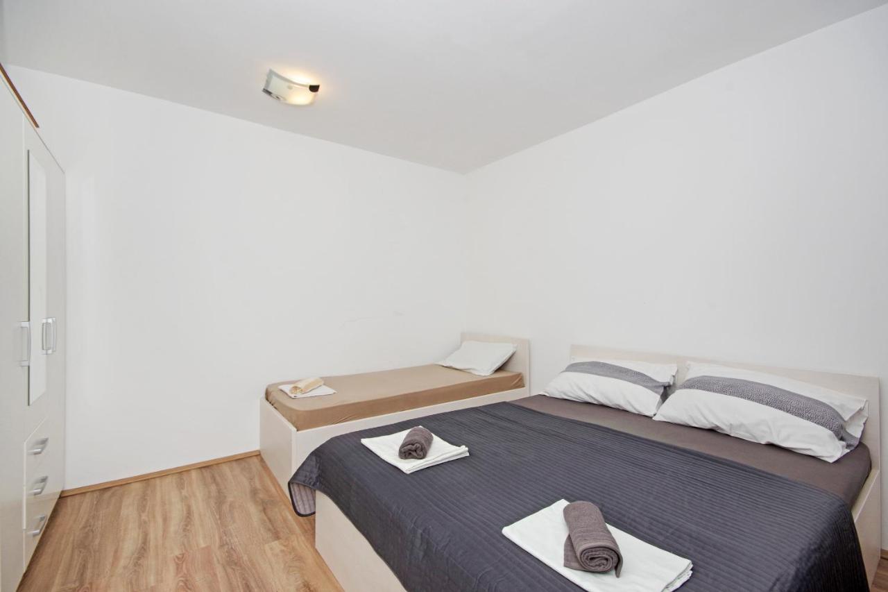 Apartmani Andrija Zivogosce Luaran gambar