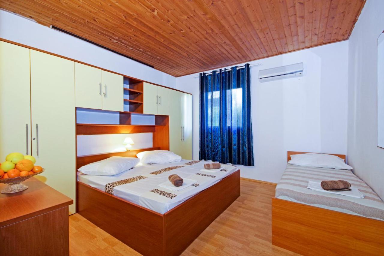 Apartmani Andrija Zivogosce Luaran gambar